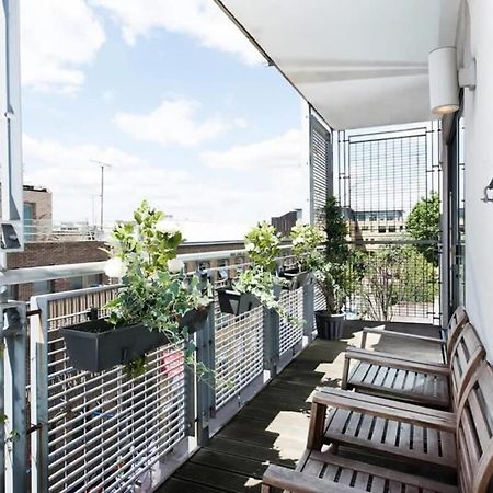 Modern 2 Bed Apartment W Balcony In London Ngoại thất bức ảnh
