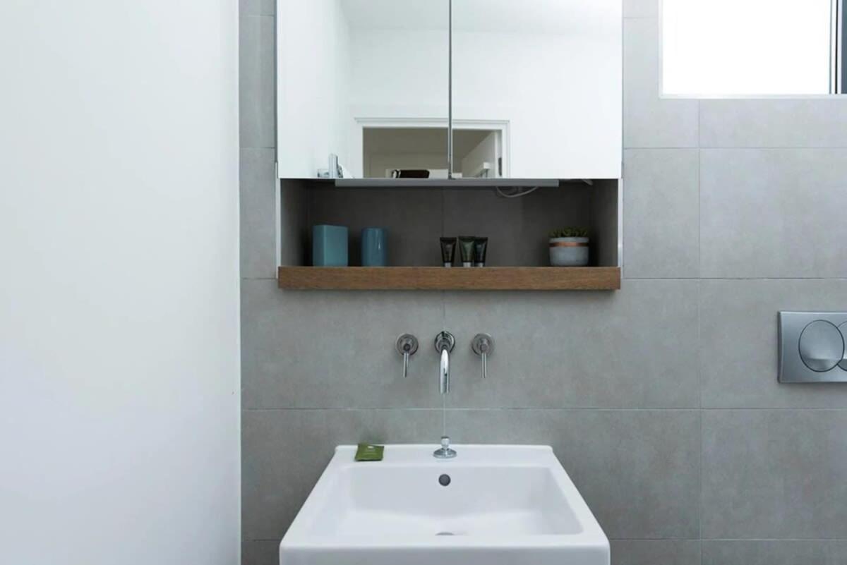 Modern 2 Bed Apartment W Balcony In London Ngoại thất bức ảnh