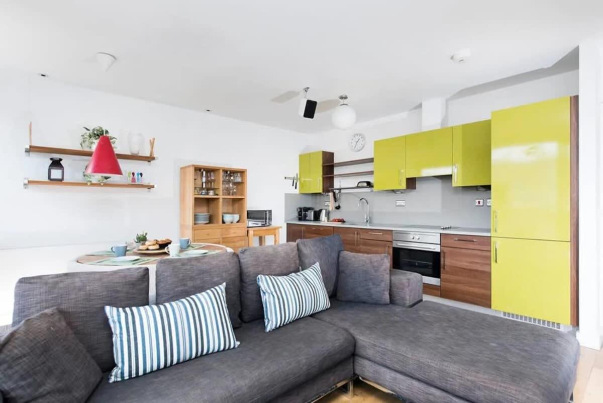 Modern 2 Bed Apartment W Balcony In London Ngoại thất bức ảnh